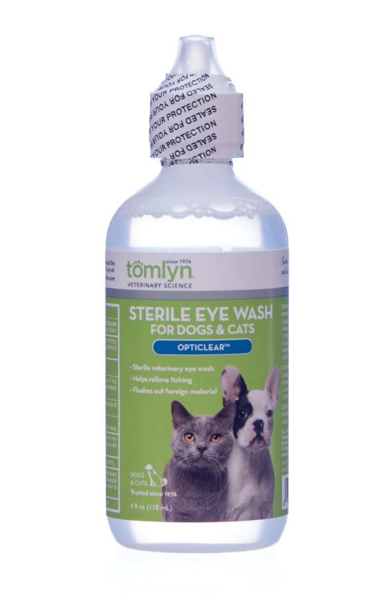 Eye flush hotsell for dogs